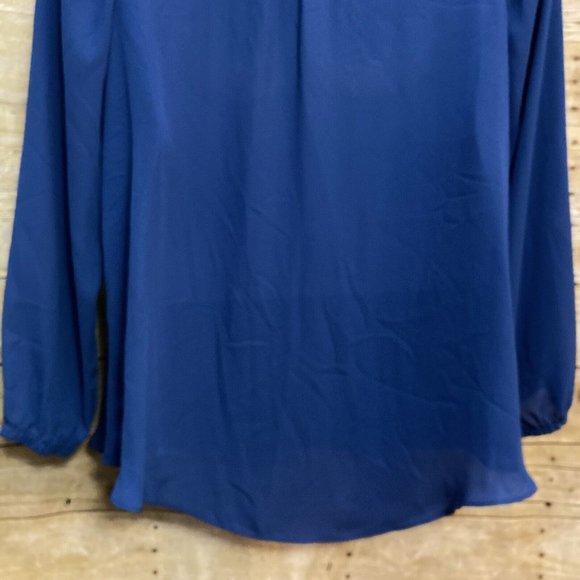 Avenue Size 18 20 Popover Blouse Blue Semi Sheer Keyhole Neck Silver Oval Accent - Picture 9 of 9